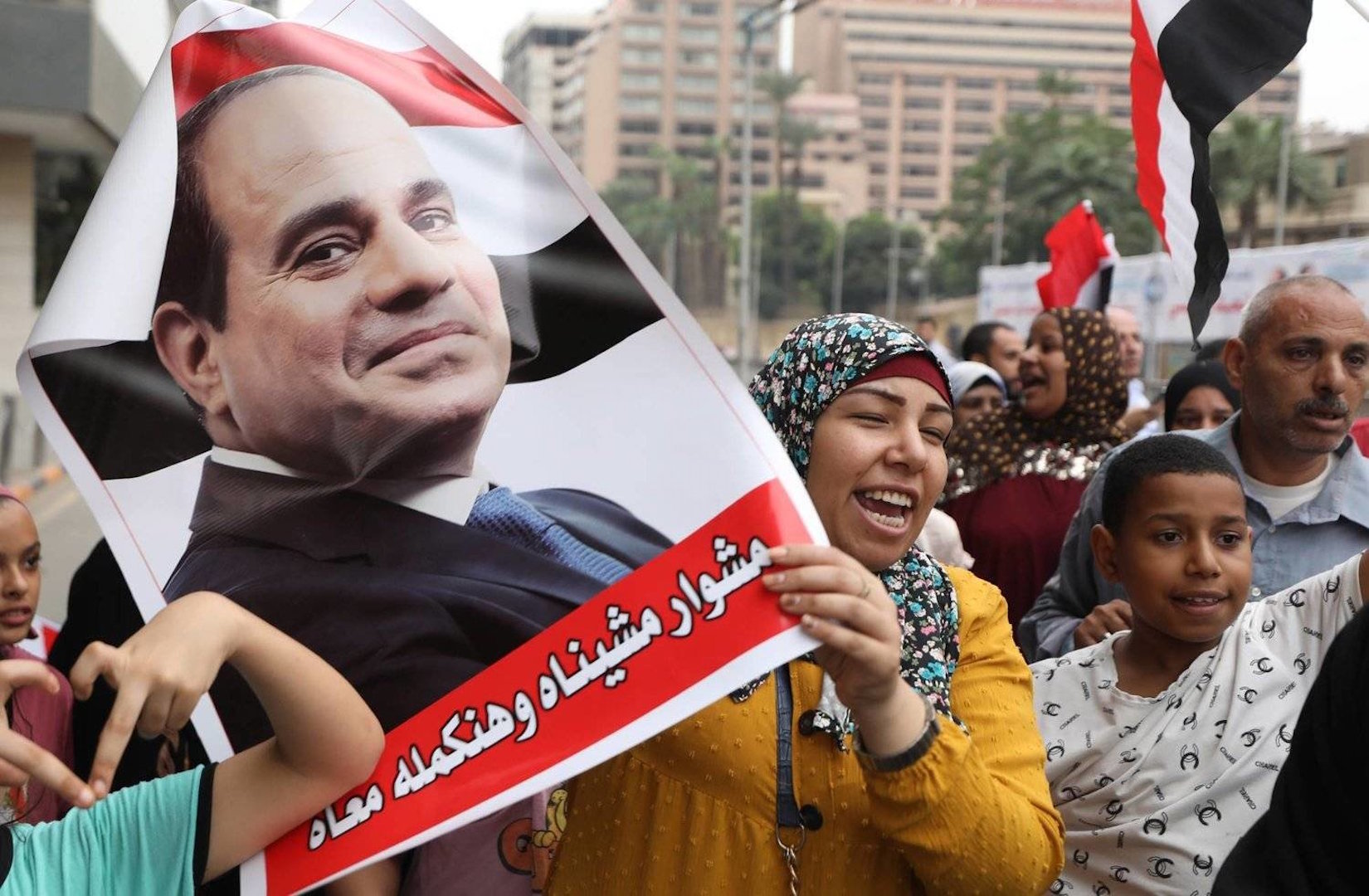 لماذا يغامر الرئيس السيسي بشعبيته لضمان سيادة مصر على أراضيها وحماية أمنها القومي؟